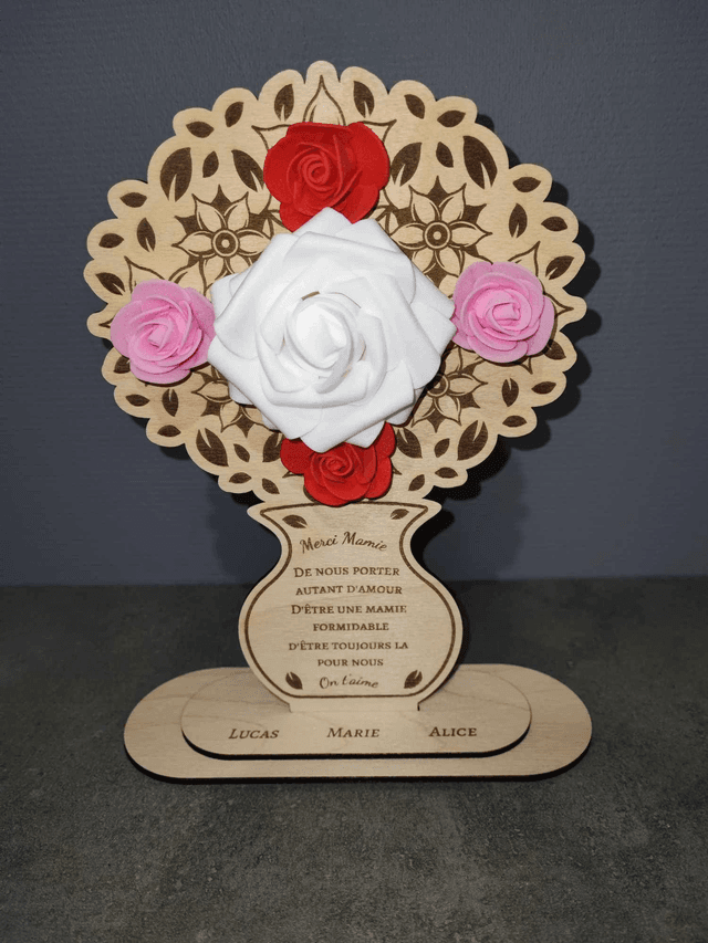 Bouquet avec roses + support (Mamie)